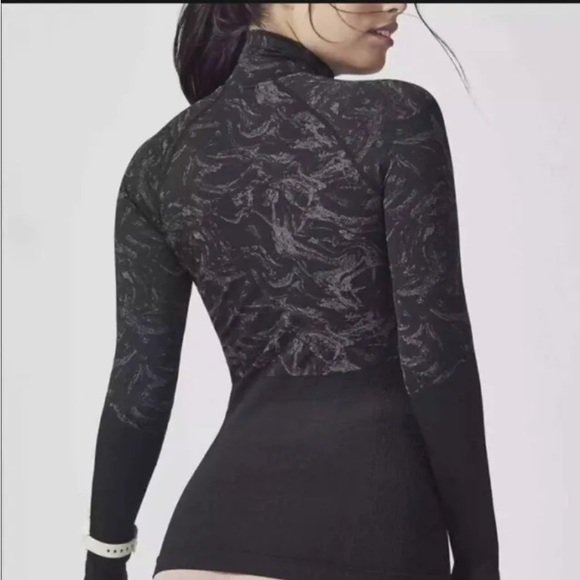 FABLETICS AMELIA RUNNING JACKET - Picture 4 of 14